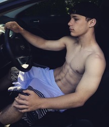 bulging  5977681a3c829.jpg