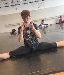 manhood bulging 5982417fdd9db.jpg