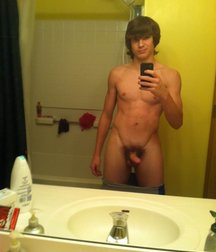 his own selfie stick 599af868c6f64.jpg