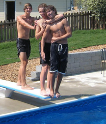 bonding with friends 59a4bf180a2ca.jpg