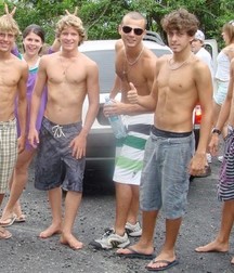 shirtless hotties 59a8a64a73052.jpg