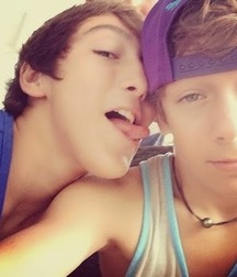 twinks in love 59baa5075cf21.jpg