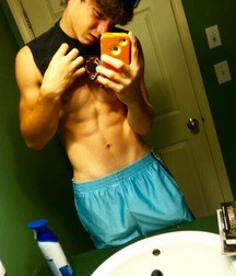 selfie shirtlifters 59bdb3a750d73.jpg