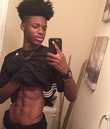 selfie shirtlifters 59bdb3ae66dd5.jpg