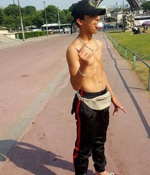 more lads with lids 59c01b298affe.jpg