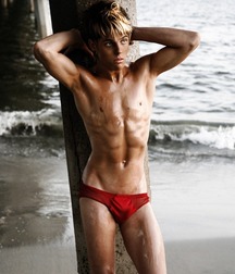 barely covered 3 59c11bf60acda.jpg