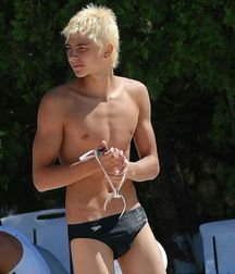 swimmers set 59cf8a72014d1.jpg