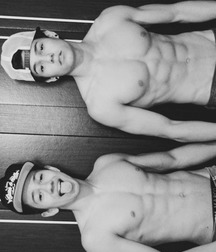 shirtless with caps 59d3b188058f8.jpg