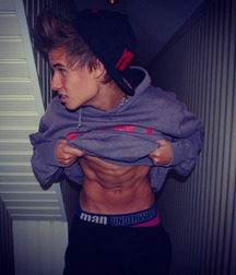 expose your abs 59e698d89f57d.jpg