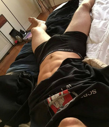 showing his abs 59f70171f08ca.jpg