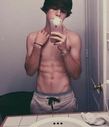 selfie shirtless 5a0f135b20db5.jpg