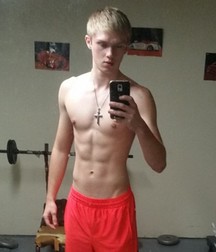 selfie shirtless 5a0f135ee07ed.jpg