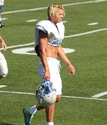 football hotties 5a2b3e362ec1e.jpg