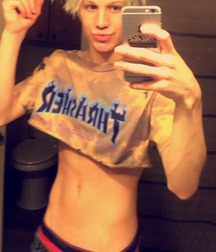 half shirt hotties 5a36598481792.jpg
