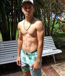 shirtless show 5a57d4eb352cd.jpg