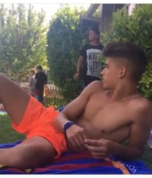 shirtless show 5a57d4f53fd63.jpg