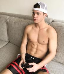 capped hotties 5a60e04aa6281.jpg