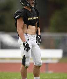 footballers and wrestlers 5a68c67104e8b.jpg