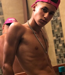 gorgeous gays 5a6b5412e071b.jpg