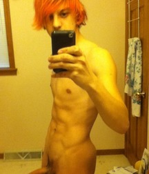 emo and goths 5a727e185dd84.jpg
