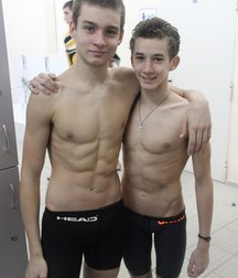bros barechested 5a789990217af.jpg