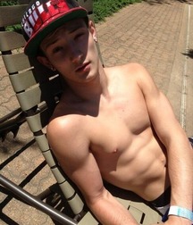 sweet and shirtless 5a7b6bf5e0180.jpg