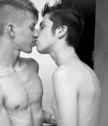 valentine's gay 5a845110e4d92.jpg