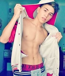 pretty boys 7 5a864e6250e90.jpg