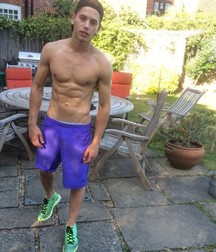 shirtless studs 5a947d019fbf6.jpg
