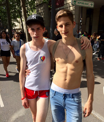 boys are bulging 5aadb7145c276.jpg