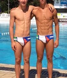 swimmers bonding 5aadbe1fb2a69.jpg