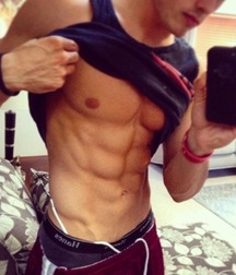 selfie shirt lifters 5ab44fa4b47f6.jpg