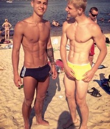 bros bare chested 5ab90bd8ae86a.jpg