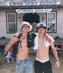 bros bare chested 5ab90be32b5de.jpg