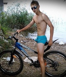 no shirt required 5abc02cd65898.jpg