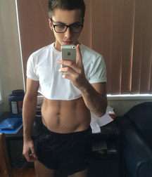 half-shirted hotties 5abd0d34a05e6.jpg