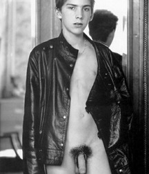 can't have pants 5ade351f45eff.jpg