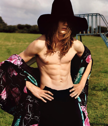 loving long haired  5b0e9d721e757.jpg