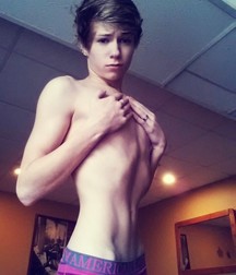 shirtless sweeties 5b9bbced99cf7.jpg