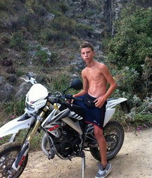 shirtless sweeties 5b9bbcf1ab79c.jpg