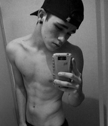 selfies 5bacf310d10d9.jpg