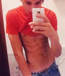 selfies 5bacf32355eea.jpg