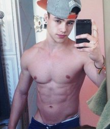 selfies 5bacf32838cc7.jpg