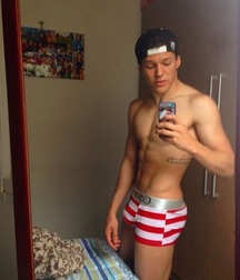 selfies 5bacf32a1da12.jpg