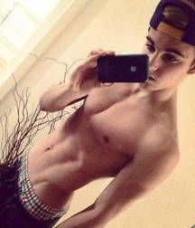 selfies 5bacf32dd80c4.jpg