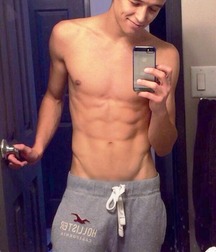 selfies 5bacf333b2295.jpg