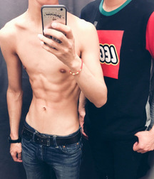 selfie set 5be475c32ea7f.jpg