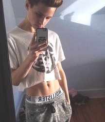 selfie set 5be475c515006.jpg