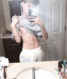selfie set 5be475d133162.jpg