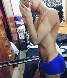 selfie set 5be475d4e6e07.jpg